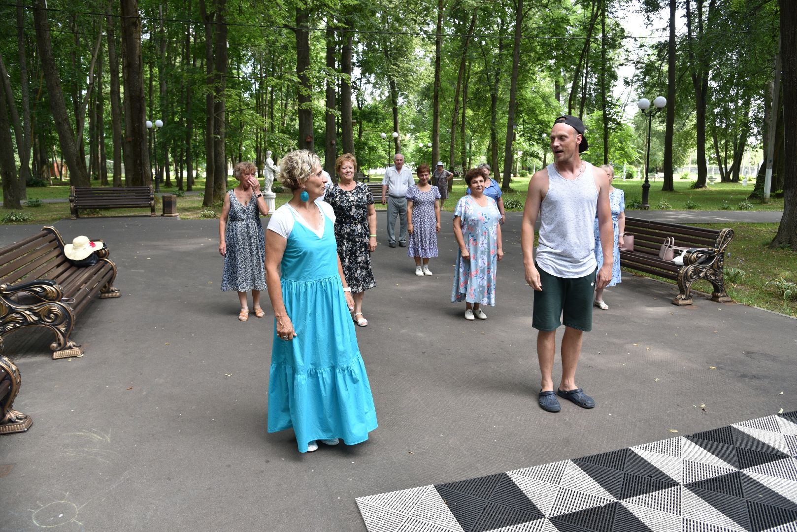 лотошино, лотошинский парк, танцы в парке, парки подмосковья, активное долголетие,