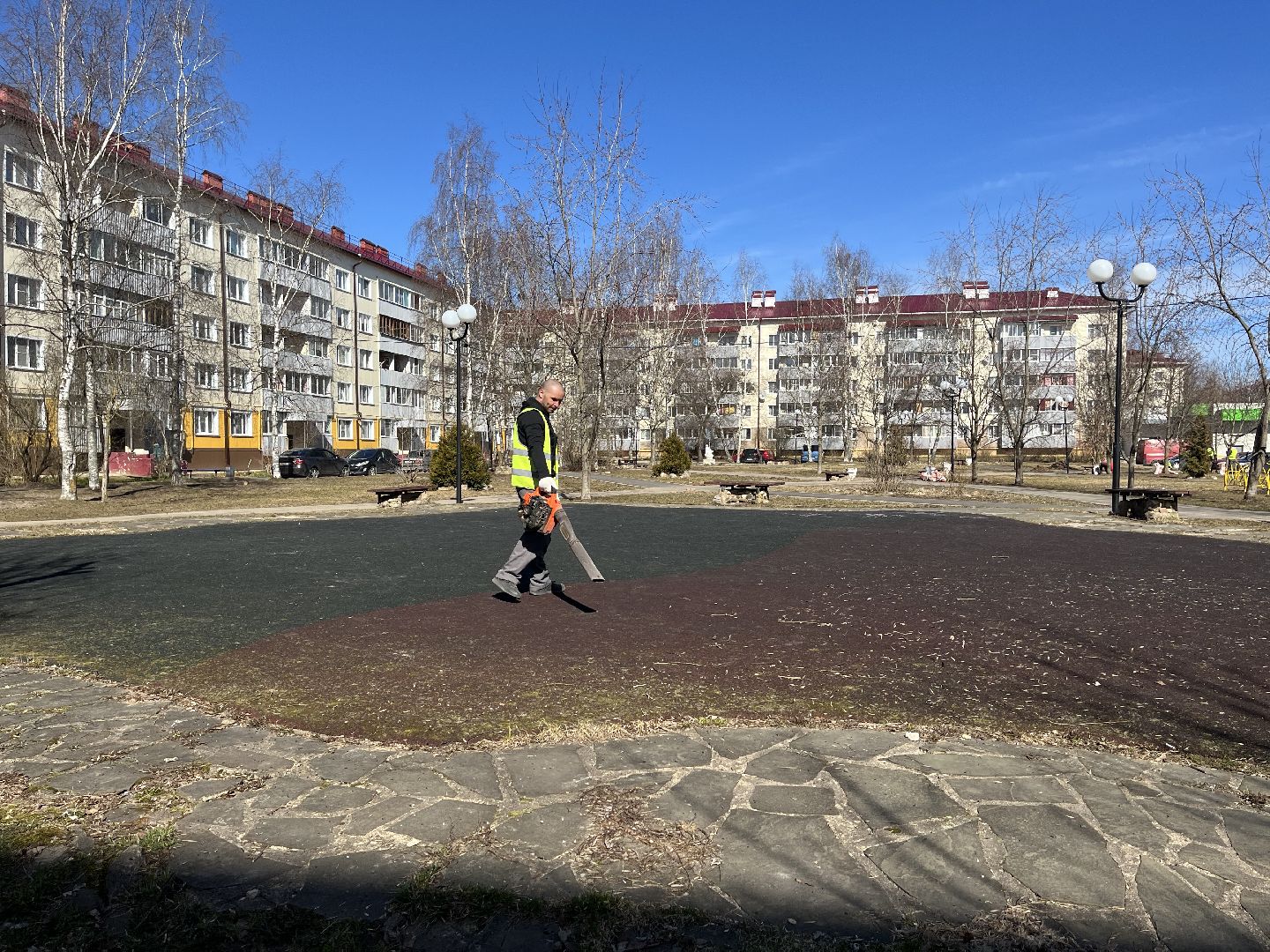 Шаховская, уборка, листья