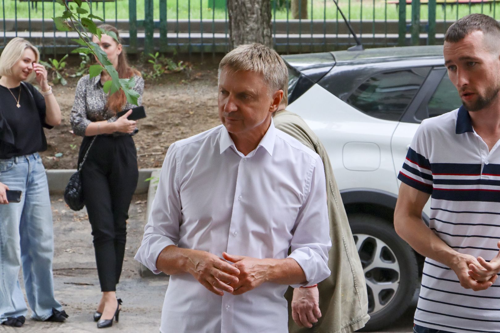 владимир жук, Никита Иванов, дзержинский, благоустройство, ремонт, асфальтирование дворов дорог,