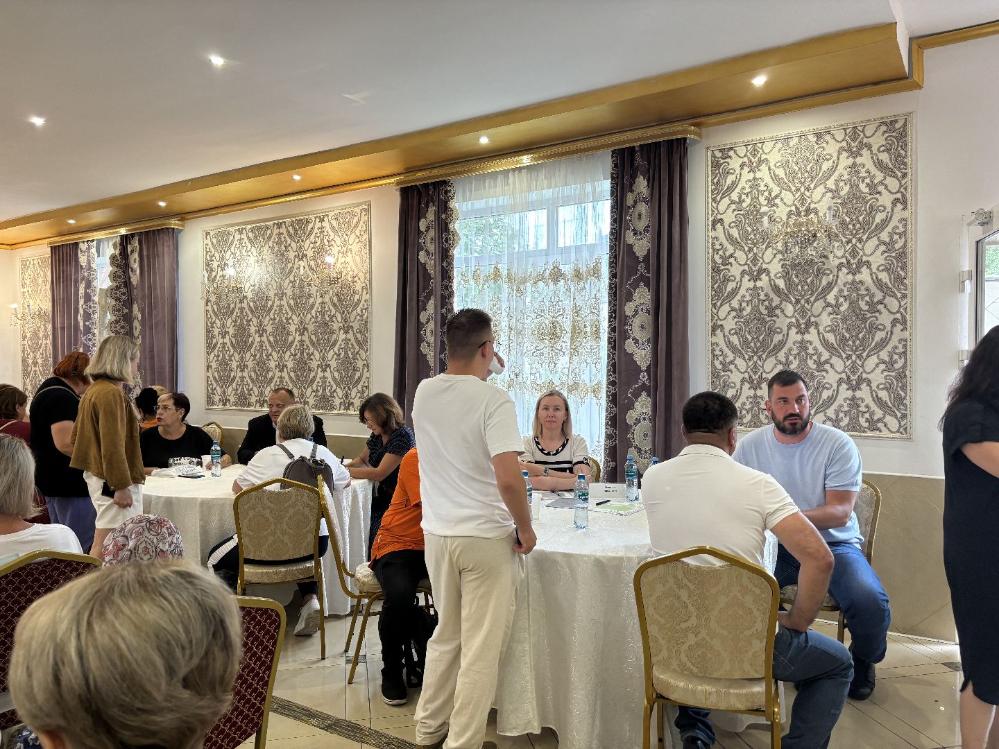 выездная администрация, тротуар, здравоохранение,