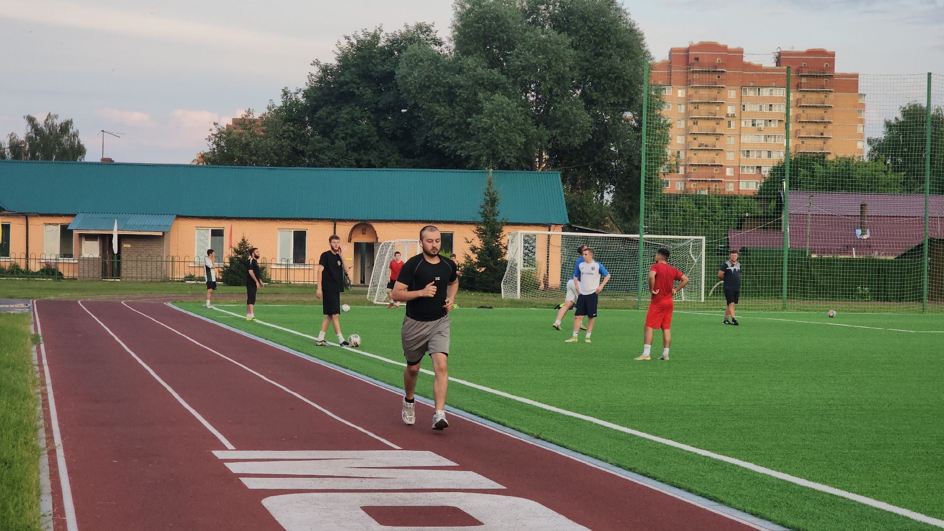 спорт в подмосковье, Стадион, бег, Футбол, Баскетбол, Лобня,