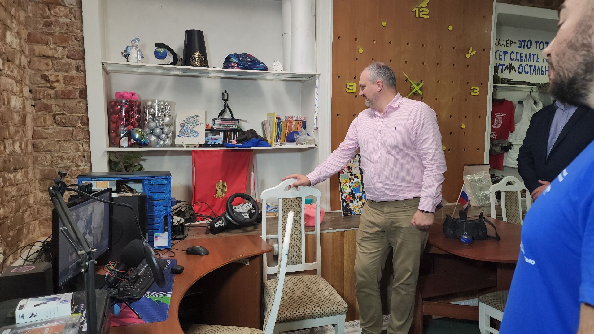 кашира, молодая гвардия, штаб, волонтеры, диана алумянц, михаил шувалов, маскировочные сети, тактические изделия,