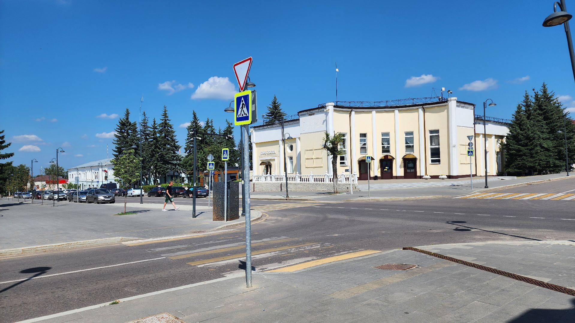 кашира, пешеходная зона, благоустройство, озеленение, липа, деревья, стрелец,