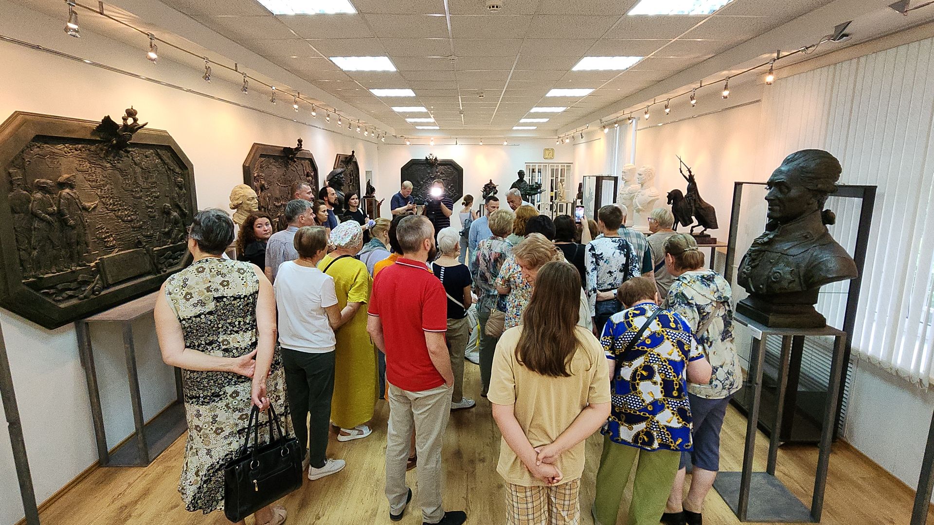 электросталь, мой город, жители города, выставочный зал, музей, выставка, экспозиция, скульптор, творческий вечер,