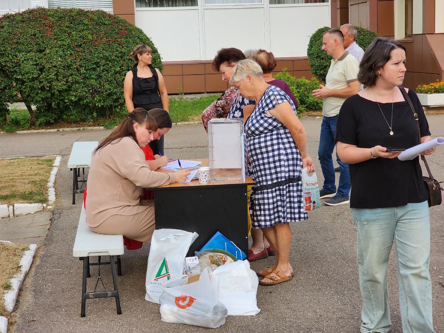 чехов, село Дубна, выездная администрация, входные группы, ремонт ступеней, уборка двора, горячая вода, горячее водоснабжение, ЖКХ,