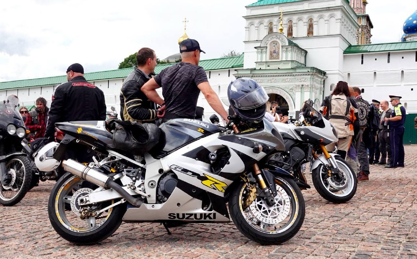 Добрые дела, Благотворительная акция, Мотопробег, Сергиев Посад, Троице-Сергиева лавра, Ильинская больница, Сергей Бурунов, Мотодвижение, Илья Кашин,