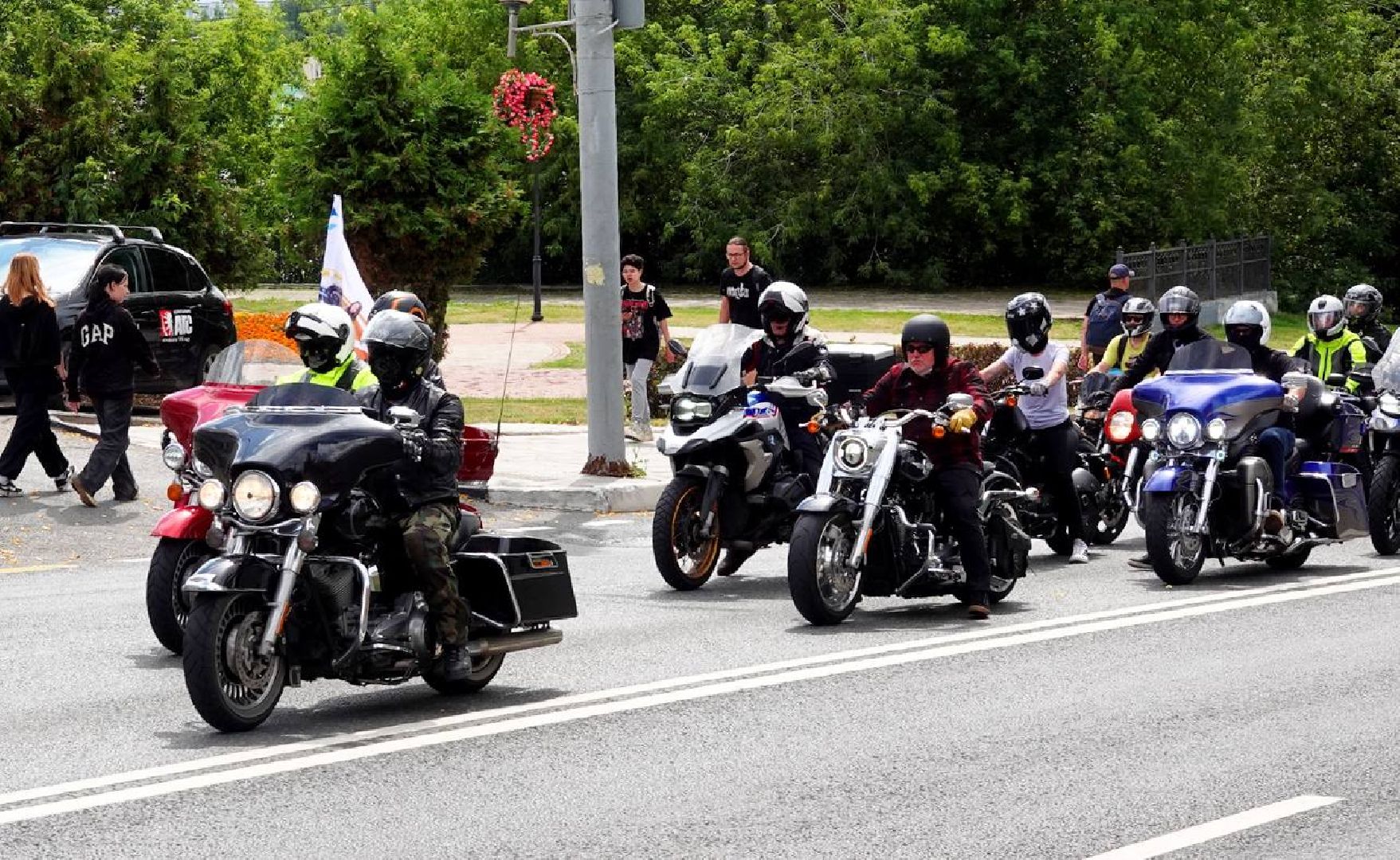 Добрые дела, Благотворительная акция, Мотопробег, Сергиев Посад, Троице-Сергиева лавра, Ильинская больница, Сергей Бурунов, Мотодвижение, Илья Кашин,