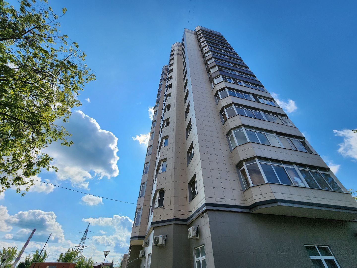 Чехов, улица Чехова, многоквартирный дом, проблема с канализацией, ливневая канализация, детская площадка, депутат Госдумы РФ, Александр Коган, встреча с жителями,