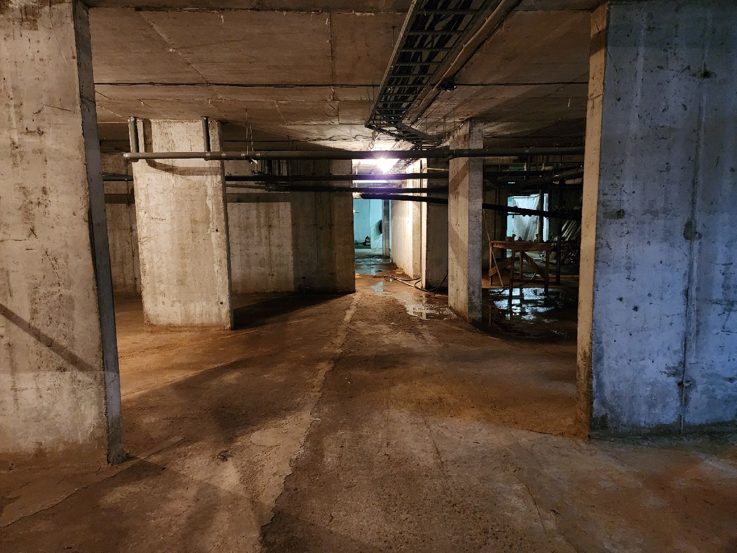 Чехов, улица Чехова, многоквартирный дом, проблема с канализацией, ливневая канализация, детская площадка, депутат Госдумы РФ, Александр Коган, встреча с жителями,