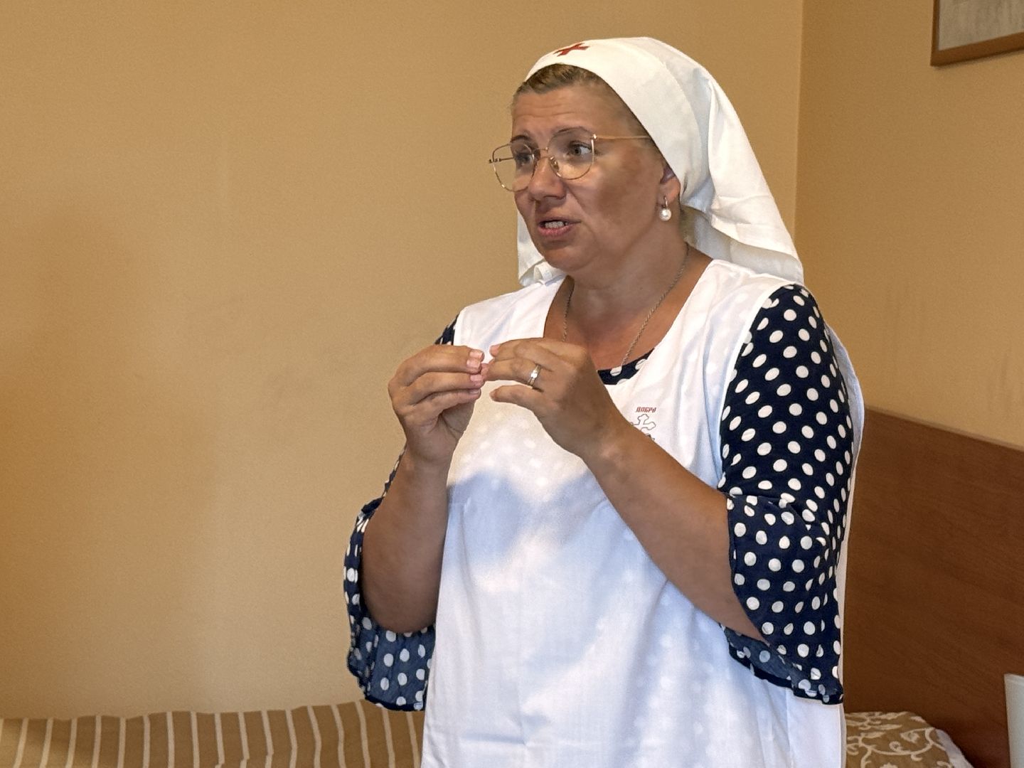 Помощник по уходу, Сестры милосердия, сво, Одинцова,