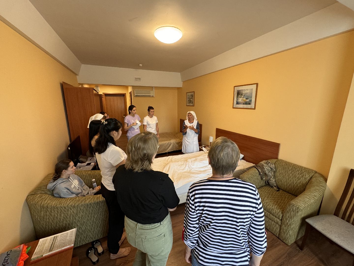 Помощник по уходу, Сестры милосердия, сво, Одинцова,