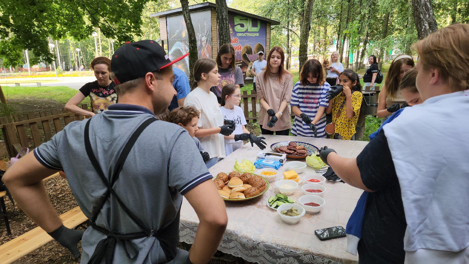 Кашира, Городской парк, мастер-класс, бургеры, котлета, булка, лимонад, ночь в парке, волонтеры,