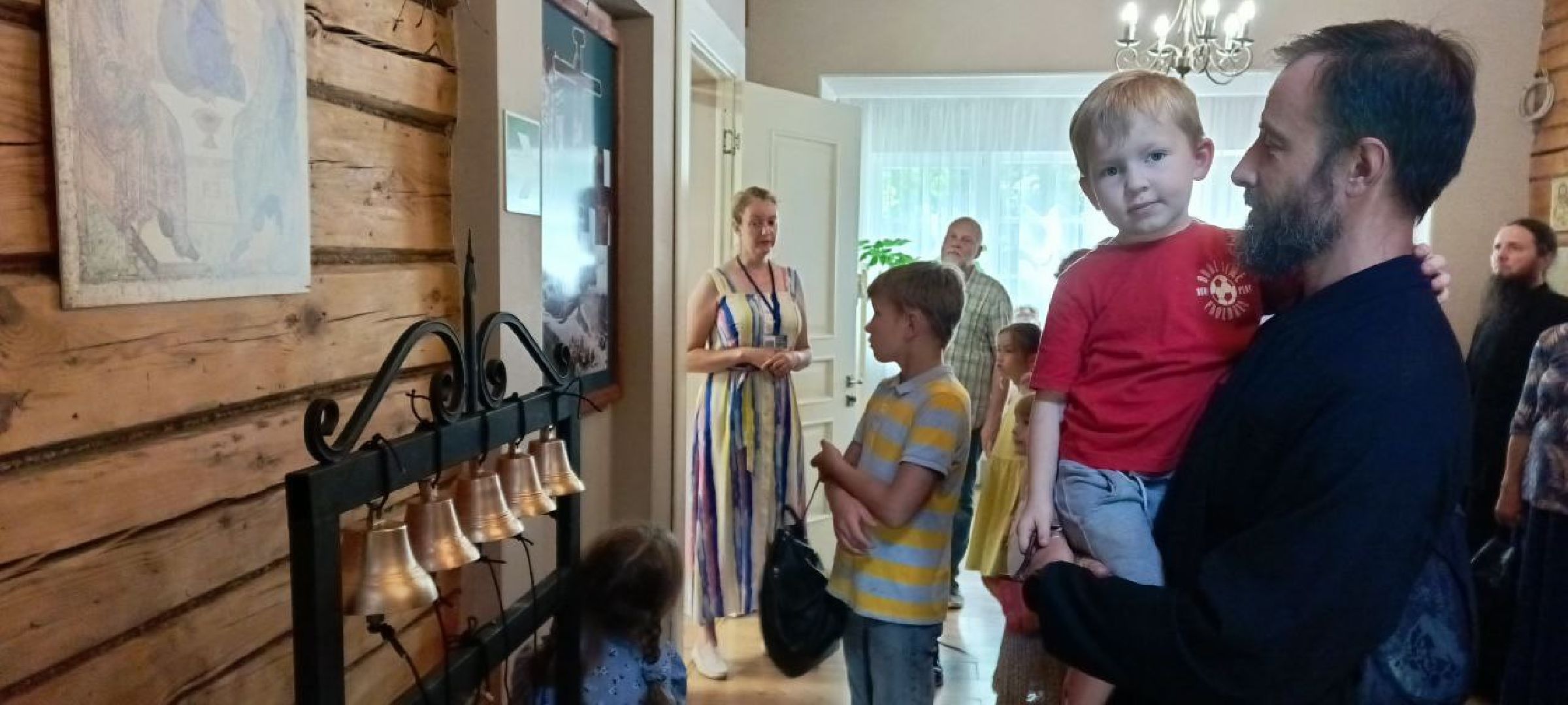 Дмитров, Дом епископа Серафима, Колокольный завод Дьячкова,