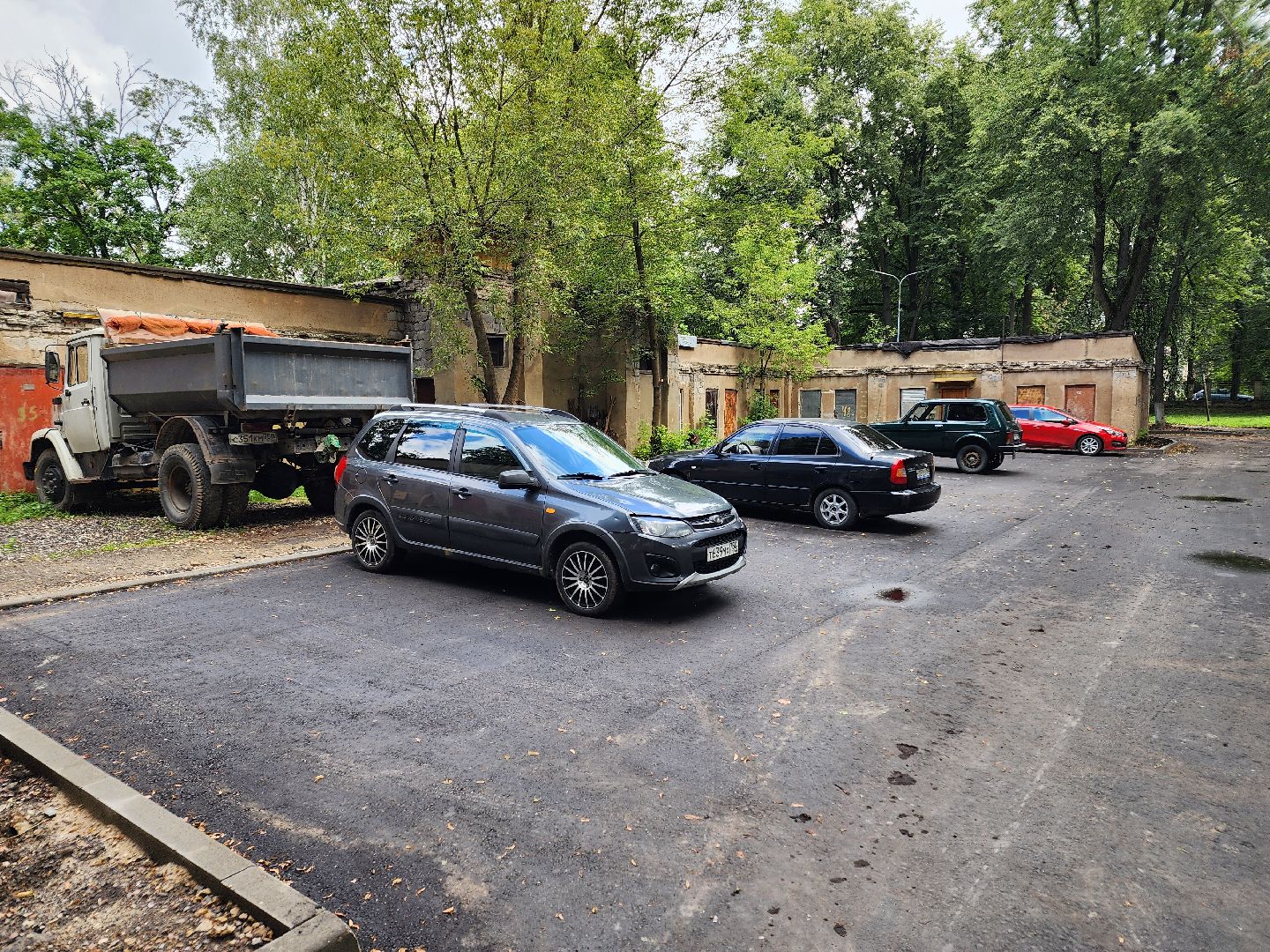 Чехов, улица Чехова, двор, дворовая территория, комплексное благоустройство, проезды, тротуар, детская площадка, освещение, парковка, формирование комфортной городской среды, глава округа Михаил Собакин,