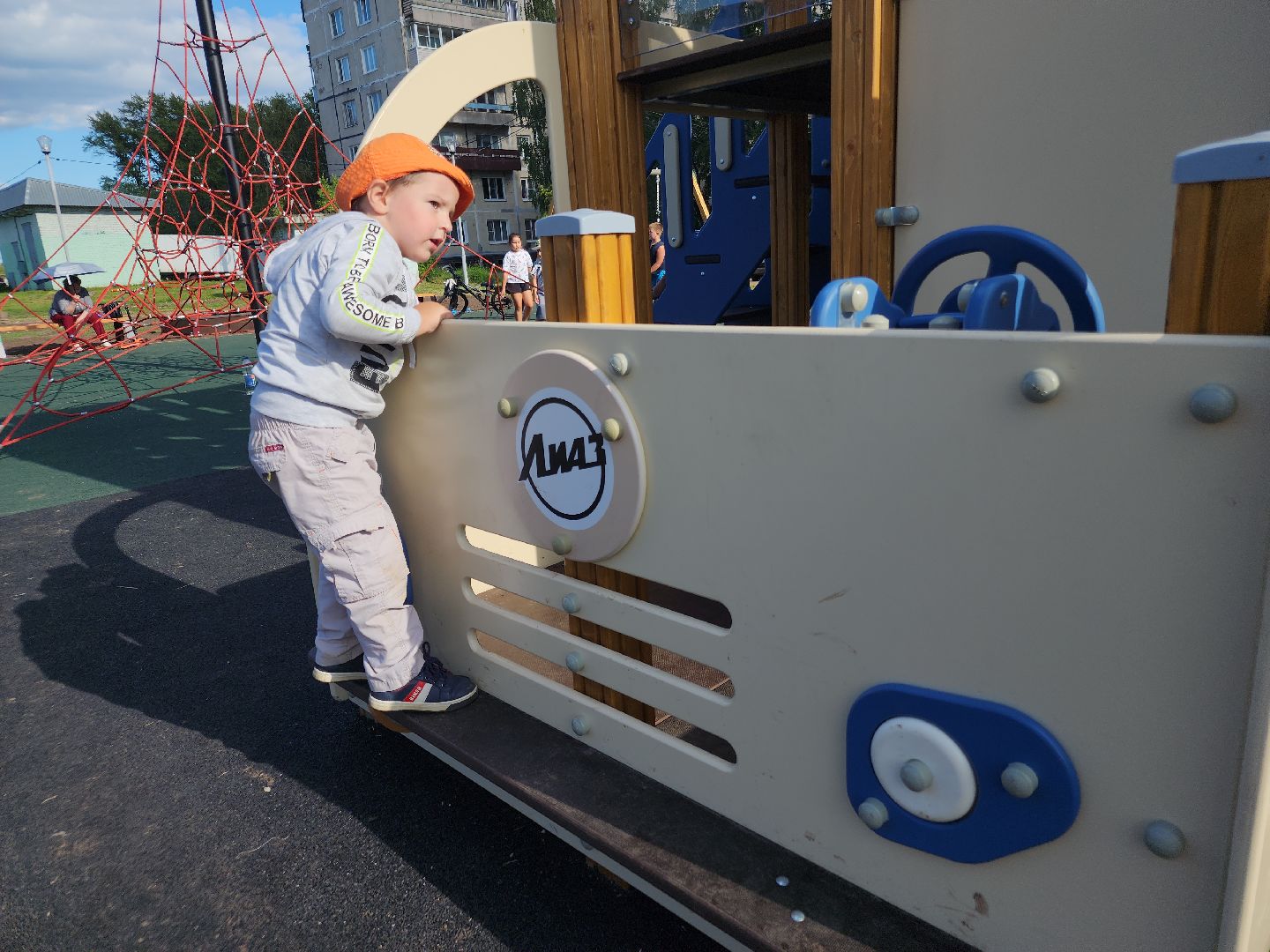 детская площадка, ликинский автобусный завод, ликино-дулево, орехово-зуевский округ,