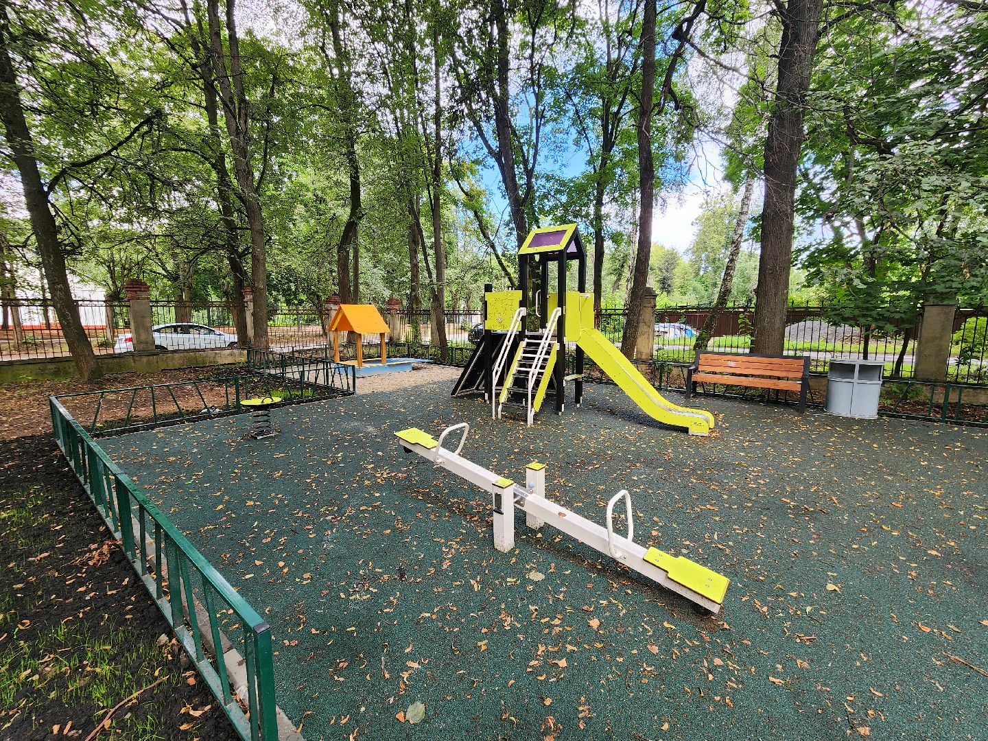 чехов, дворы, дворовые территории, комплексное благоустройство, формирование комфортной городской среды, адресный перечень, план на 2024 год, проезды, тротуары, парковки, детские площадки,