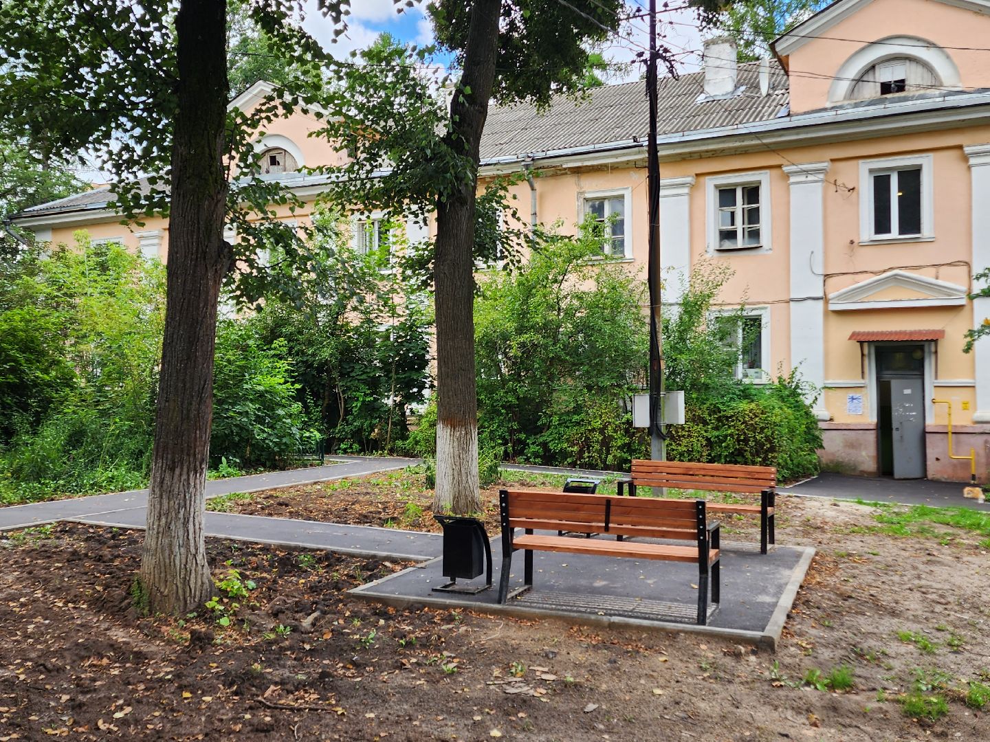чехов, дворы, дворовые территории, комплексное благоустройство, формирование комфортной городской среды, адресный перечень, план на 2024 год, проезды, тротуары, парковки, детские площадки,