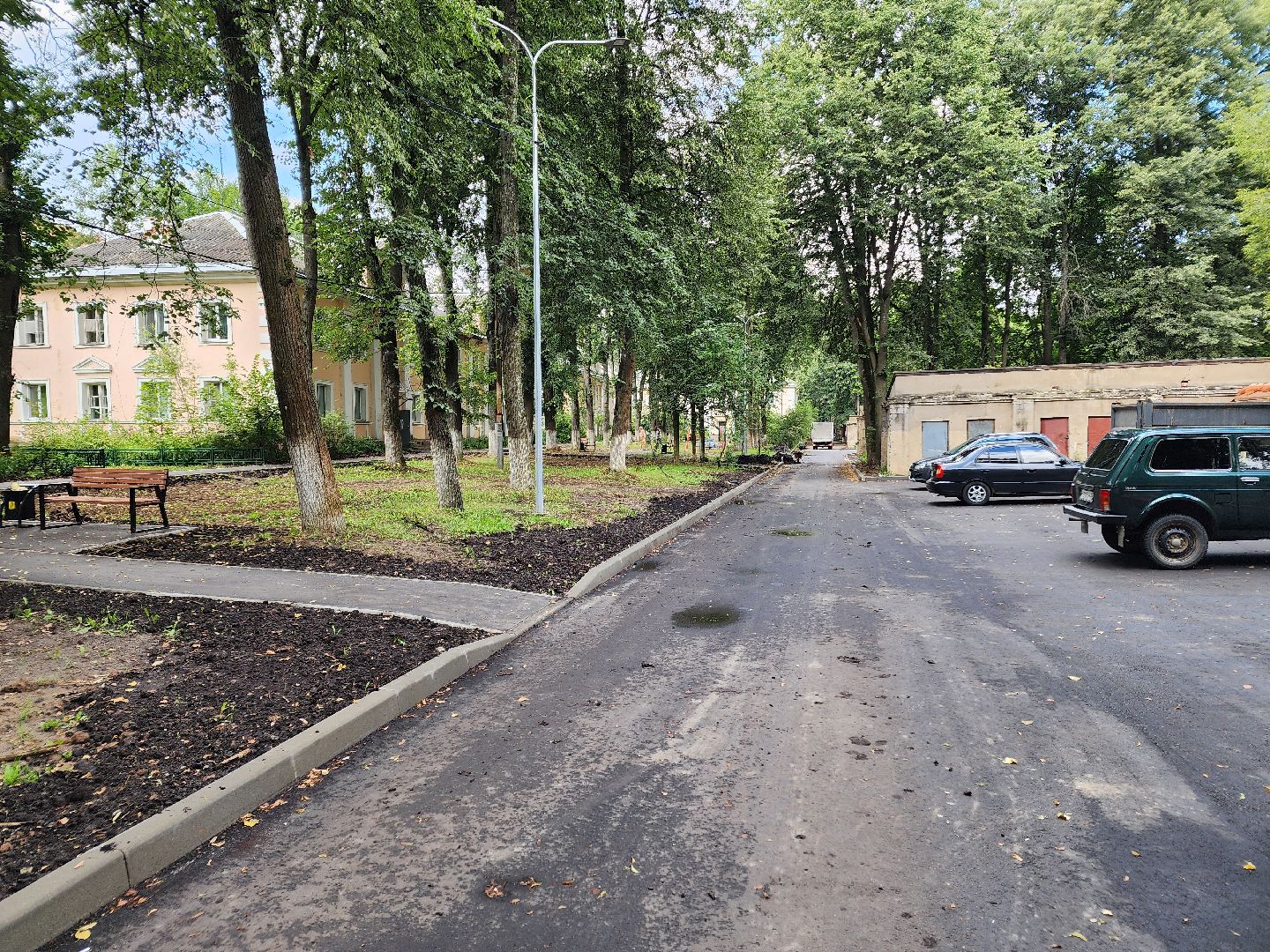 чехов, дворы, дворовые территории, комплексное благоустройство, формирование комфортной городской среды, адресный перечень, план на 2024 год, проезды, тротуары, парковки, детские площадки,