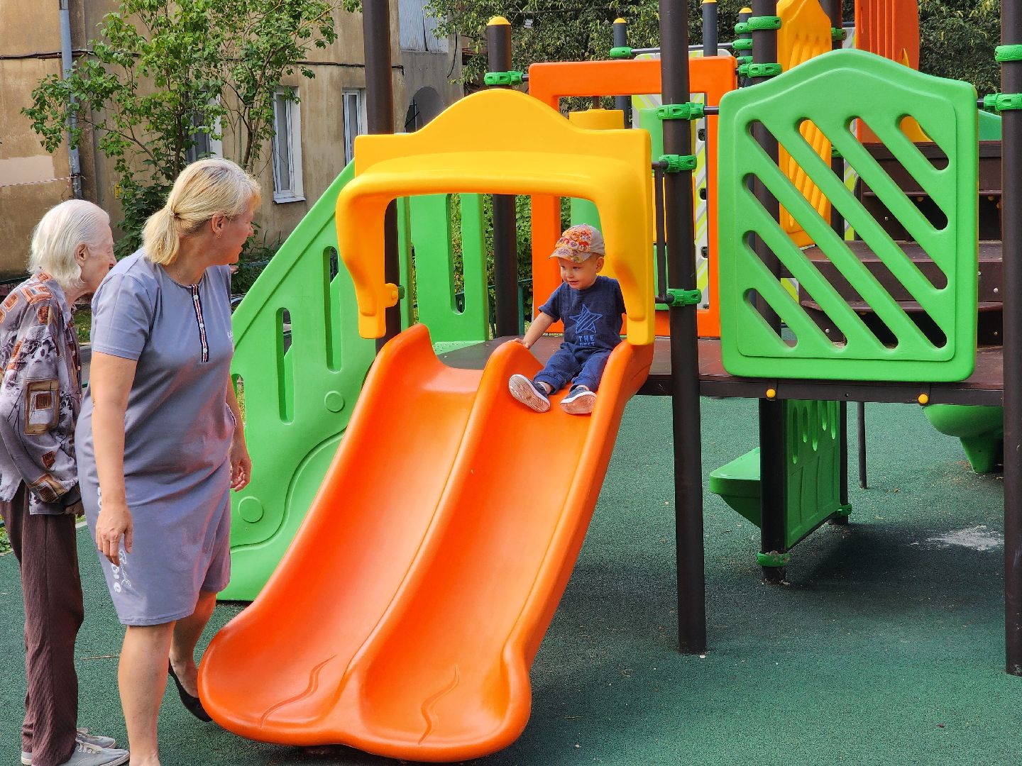 чехов, дворы, дворовые территории, комплексное благоустройство, формирование комфортной городской среды, адресный перечень, план на 2024 год, проезды, тротуары, парковки, детские площадки,