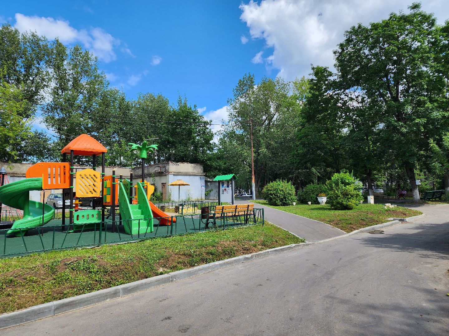 чехов, дворы, дворовые территории, комплексное благоустройство, формирование комфортной городской среды, адресный перечень, план на 2024 год, проезды, тротуары, парковки, детские площадки,