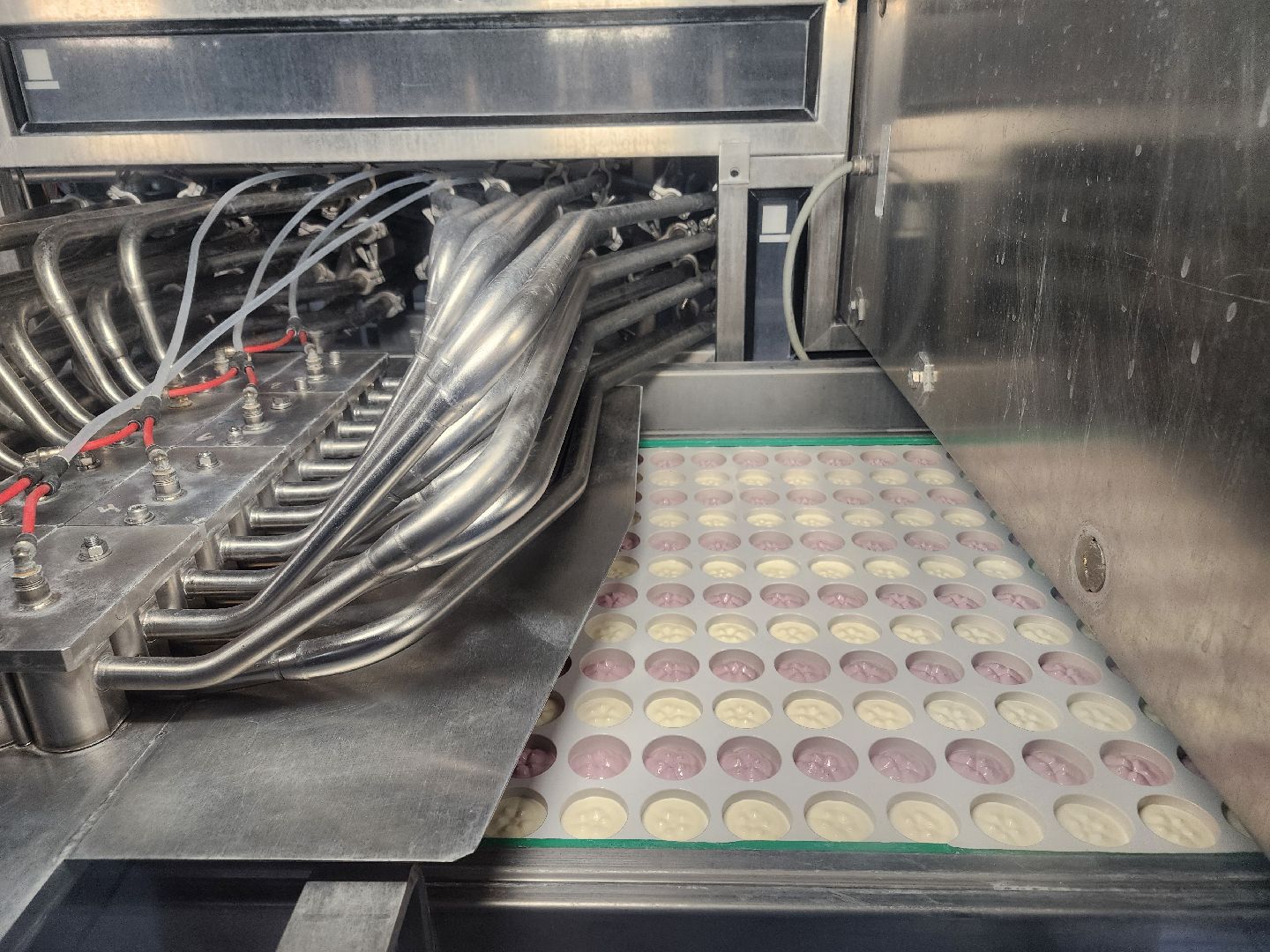 Чехов, поселок Любучаны, завод, предприятие, Health and Nutrition, рост производства, увеличение объемов производства, молочная продукция, йогурты, творожки, молоко, пищевая промышленность, экономика,