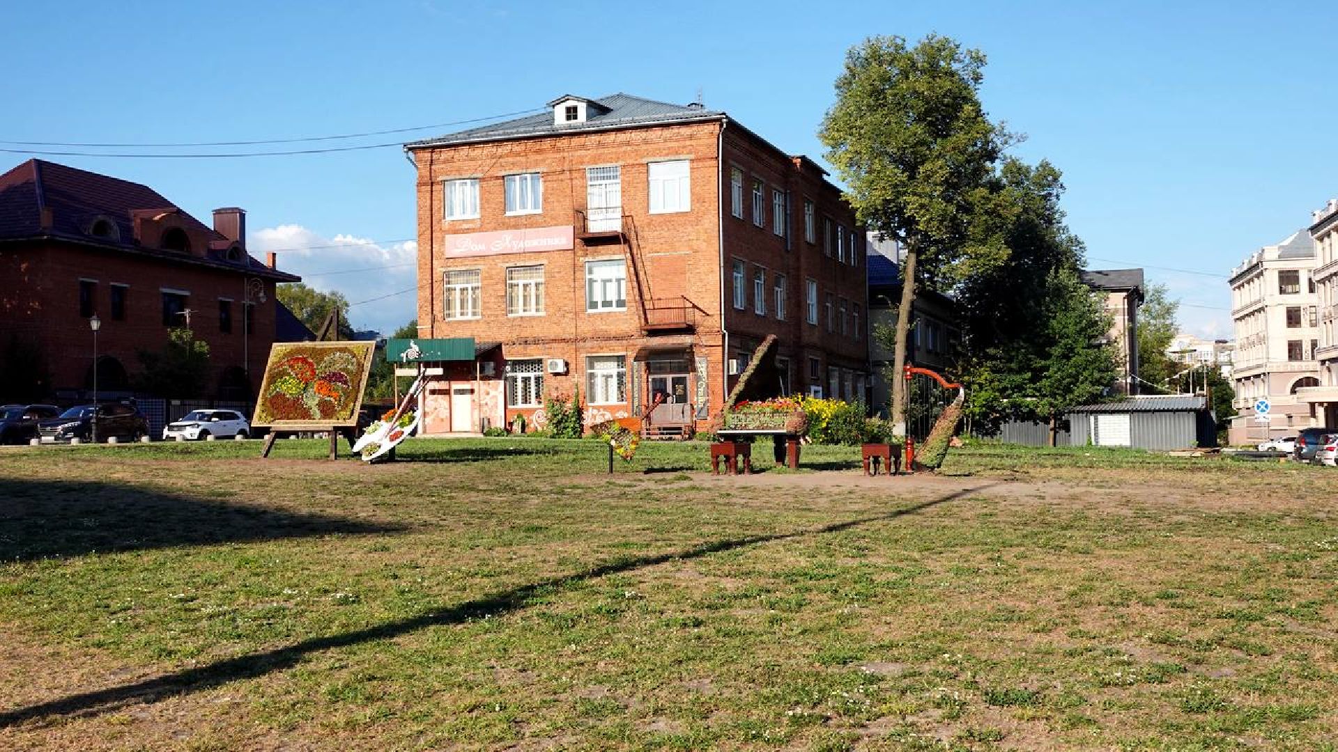 Благоустройство, Арт-объект, Цветы, Лето, Украшение города, Цветочная композиция, Живая картина,