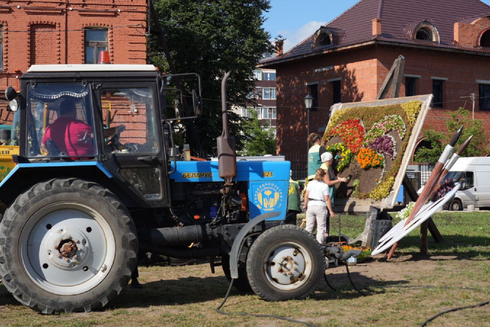 Благоустройство, Арт-объект, Цветы, Лето, Украшение города, Цветочная композиция, Живая картина,