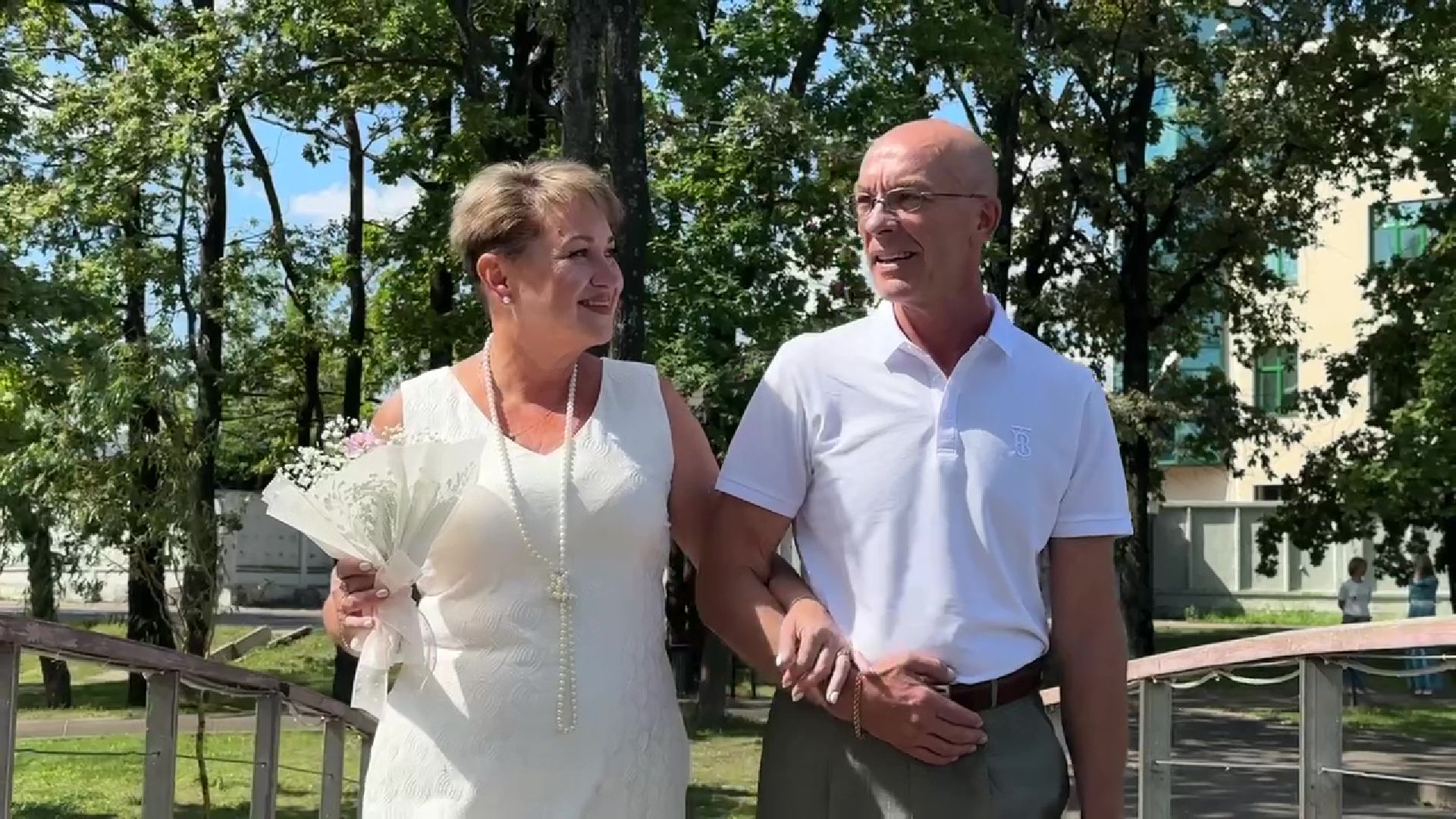 Реутов, свадьба в парке, свадьба в подмосковье, фабричный пруд, молодожены,