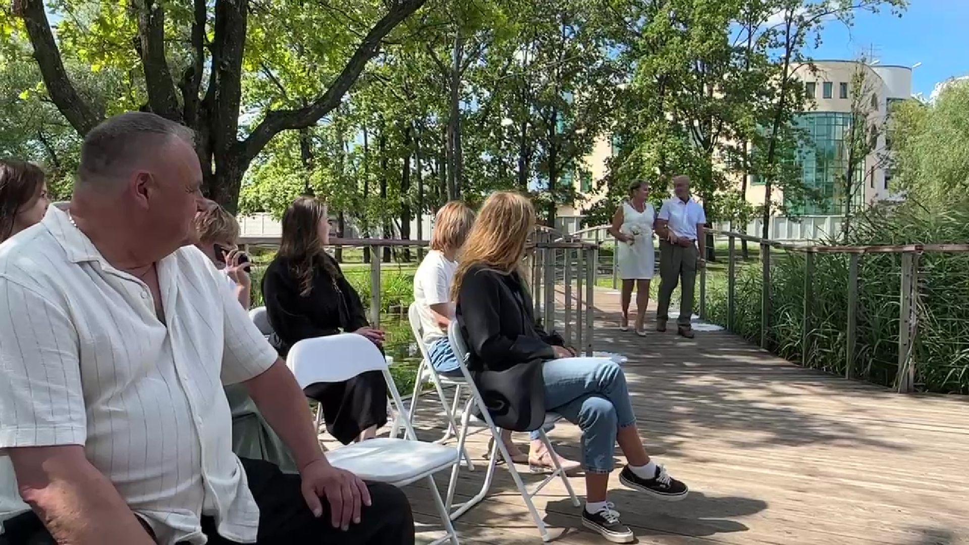 Реутов, свадьба в парке, свадьба в подмосковье, фабричный пруд, молодожены,