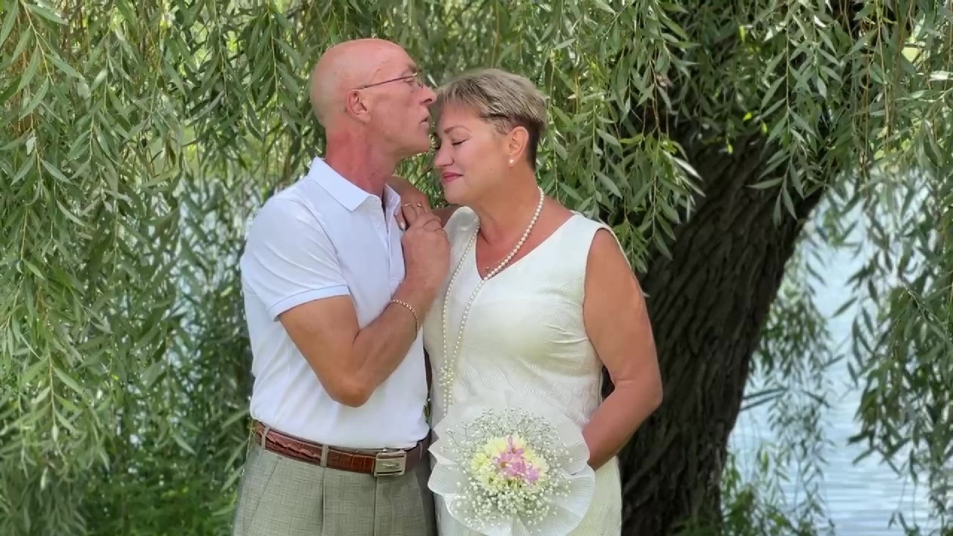 Реутов, свадьба в парке, свадьба в подмосковье, фабричный пруд, молодожены,