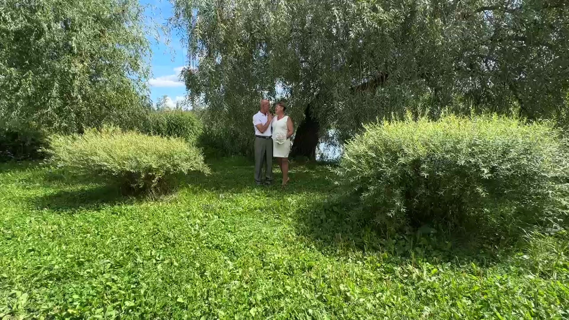 Реутов, свадьба в парке, свадьба в подмосковье, фабричный пруд, молодожены,