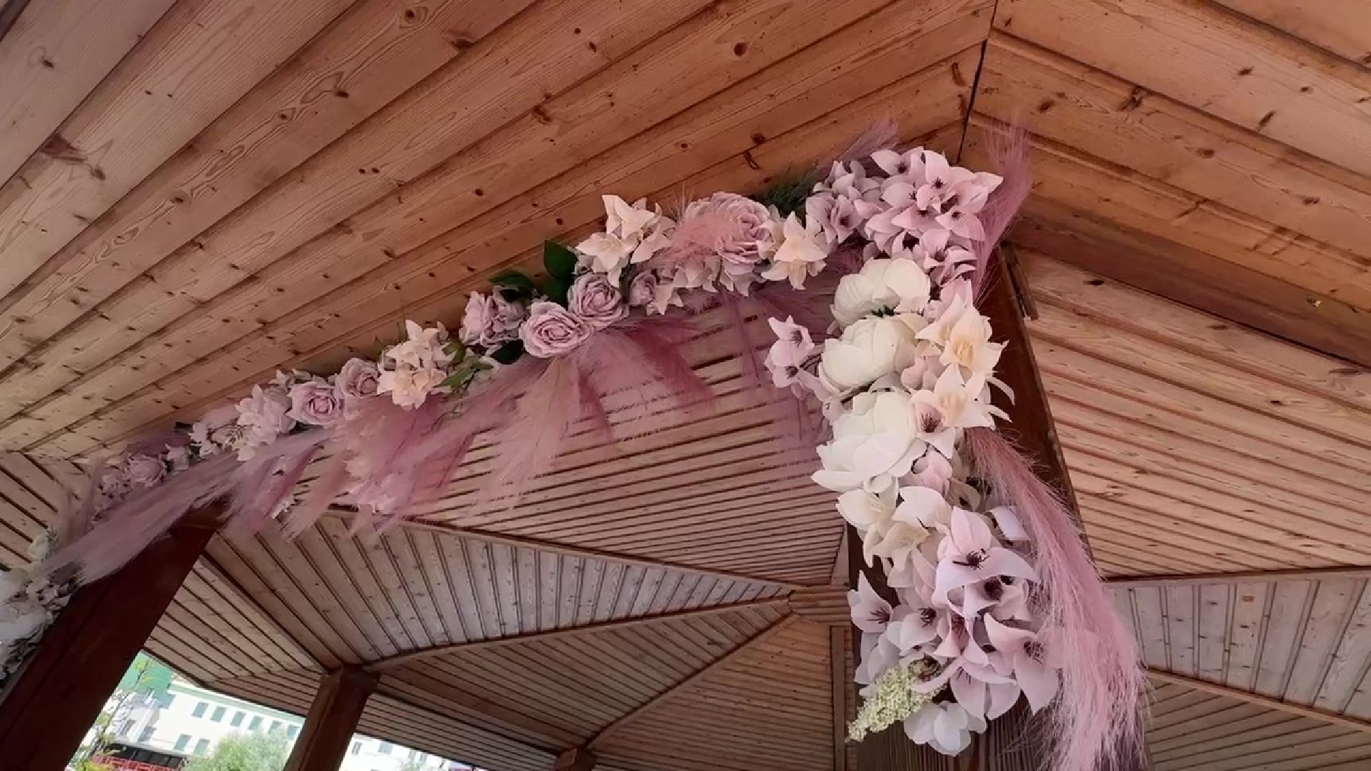 Реутов, свадьба в парке, свадьба в подмосковье, фабричный пруд, молодожены,