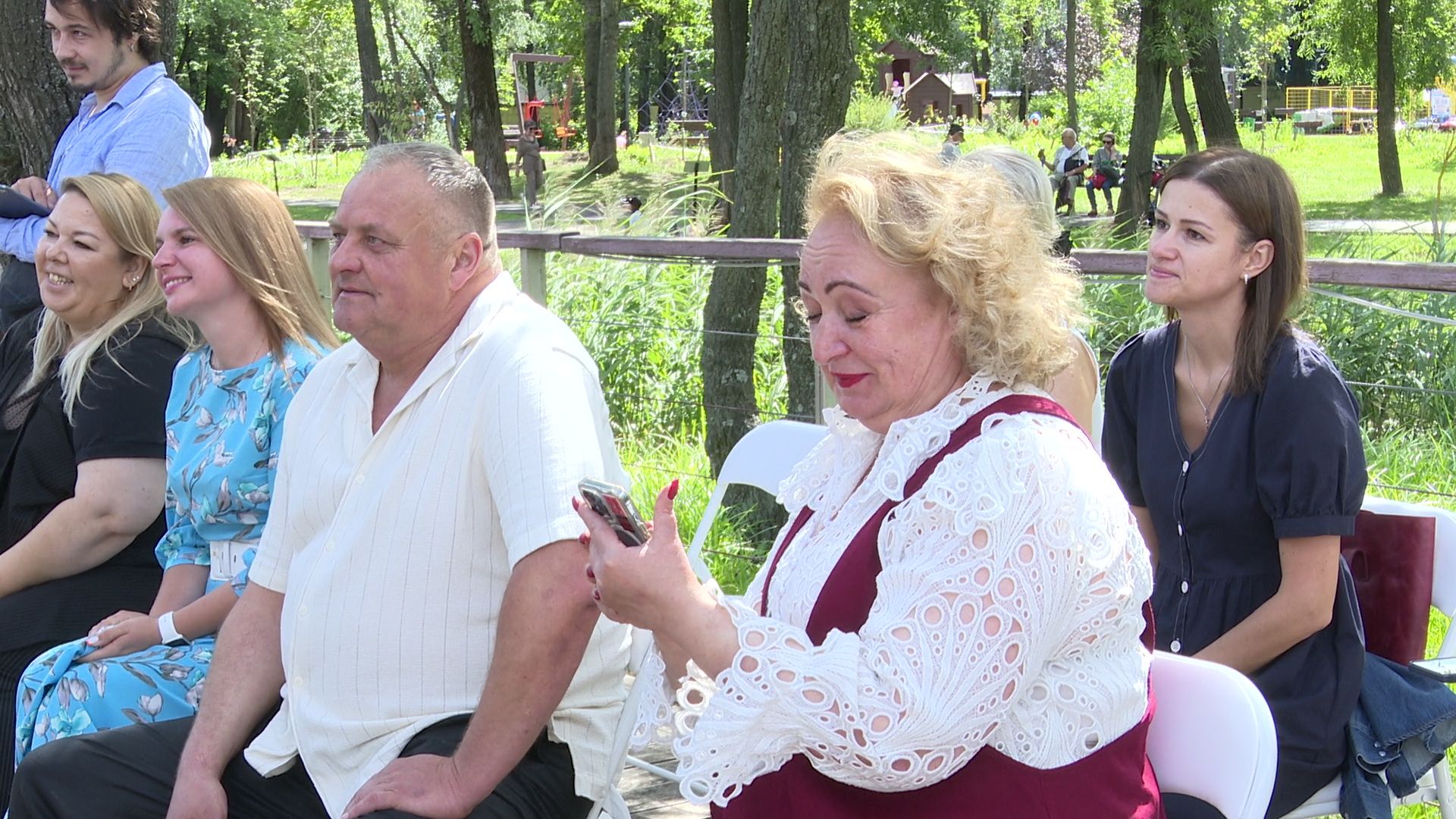 Реутов, свадьба в парке, свадьба в подмосковье, фабричный пруд, молодожены,