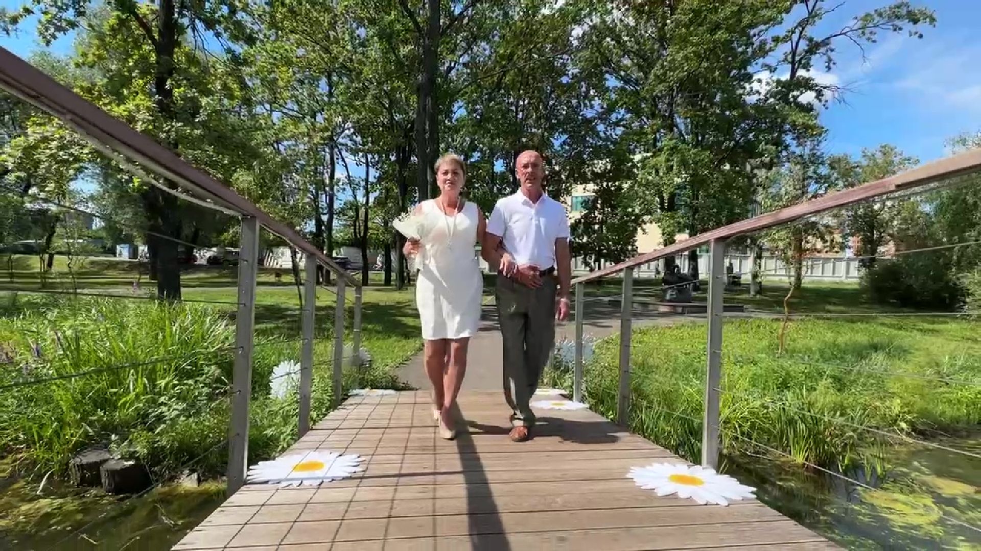 Реутов, свадьба в парке, свадьба в подмосковье, фабричный пруд, молодожены,