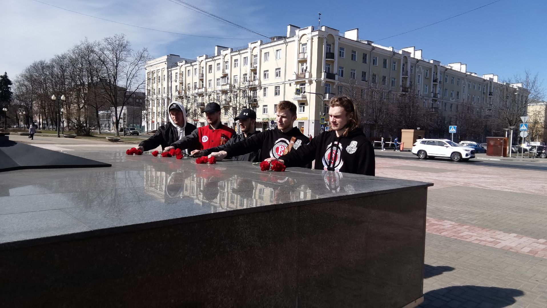 Балашиха, День Победы, ХК Витязь, возложение цветов, почтили память, мемориальный комплекс, Вечный огонь, павшие воины, Великая Отечественная Война, патриотизм