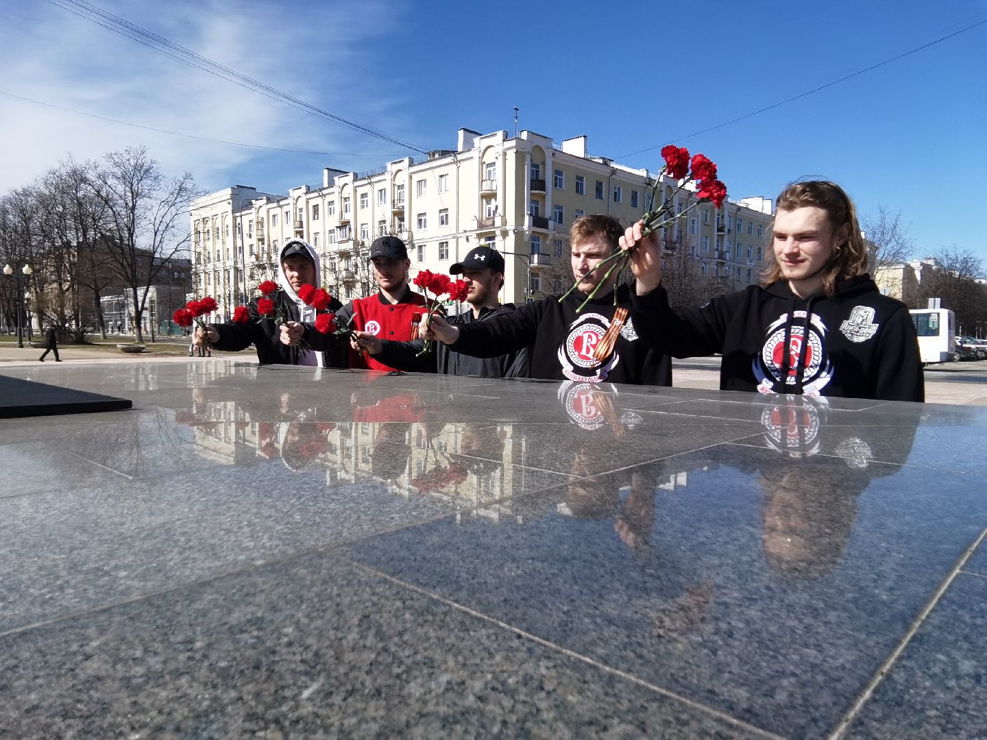 Балашиха, День Победы, ХК Витязь, возложение цветов, почтили память, мемориальный комплекс, Вечный огонь, павшие воины, Великая Отечественная Война, патриотизм