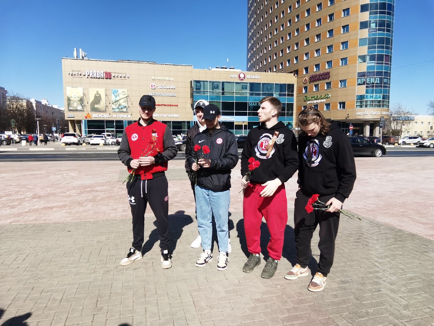 Балашиха, День Победы, ХК Витязь, возложение цветов, почтили память, мемориальный комплекс, Вечный огонь, павшие воины, Великая Отечественная Война, патриотизм