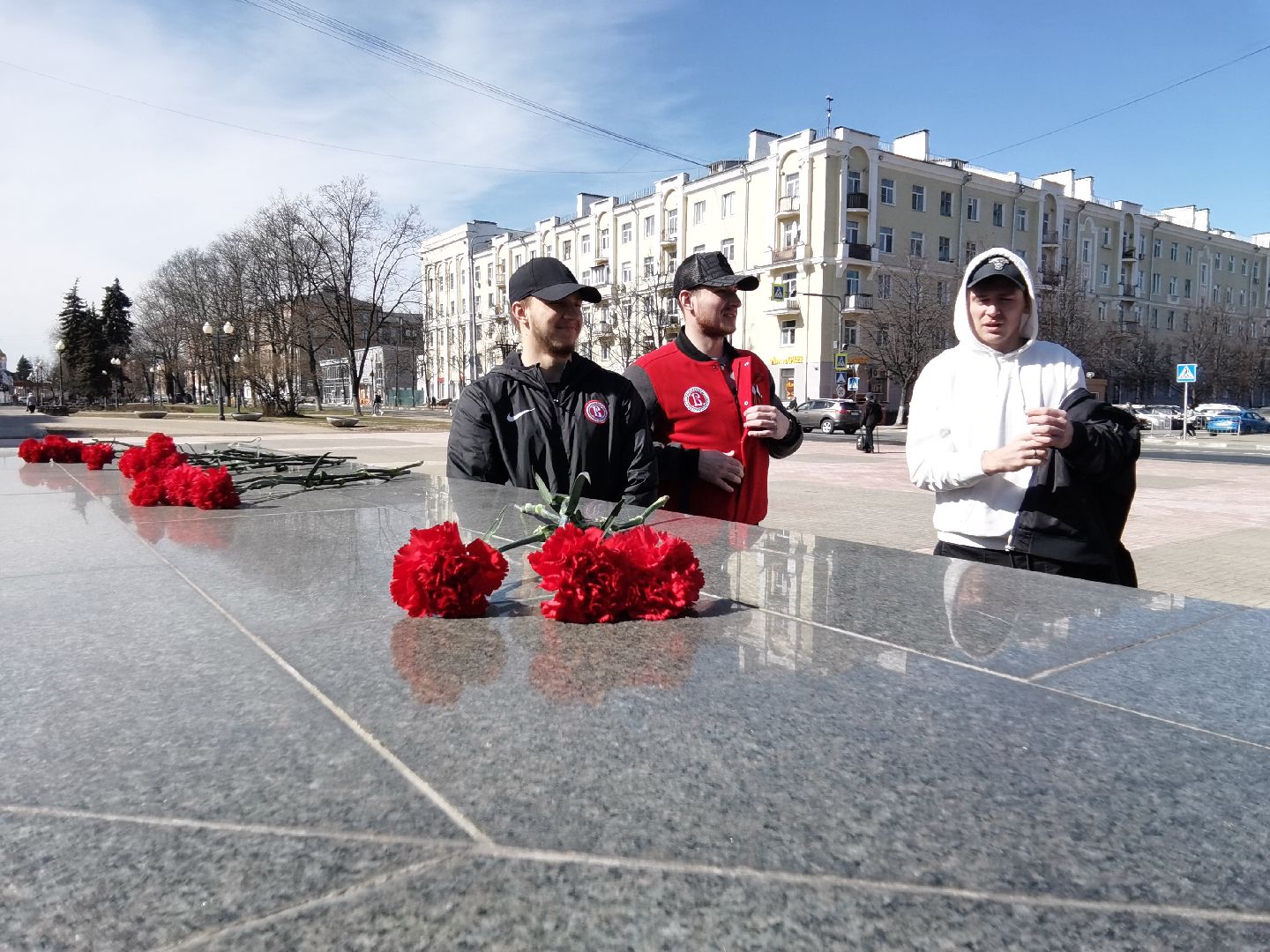 Балашиха, День Победы, ХК Витязь, возложение цветов, почтили память, мемориальный комплекс, Вечный огонь, павшие воины, Великая Отечественная Война, патриотизм