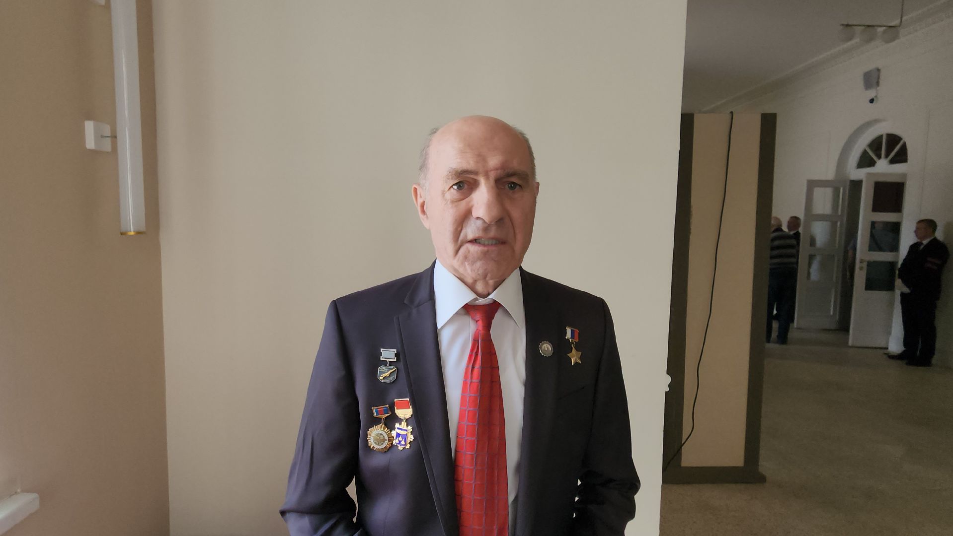 Леонид Лобас, прощание, Борис Аубакиров, Ил-76, Як-130, ЛИИ им Громова, Дворец культуры, Заслуженный летчик-испытатель, герой россии,