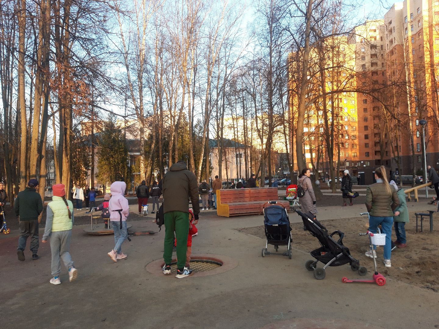 пенсионеры, дети, детский спорт,