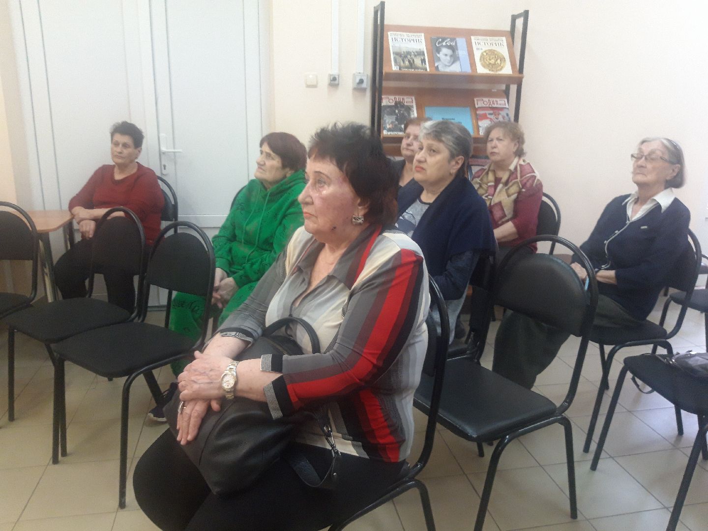 волонтеры, помощь людям,