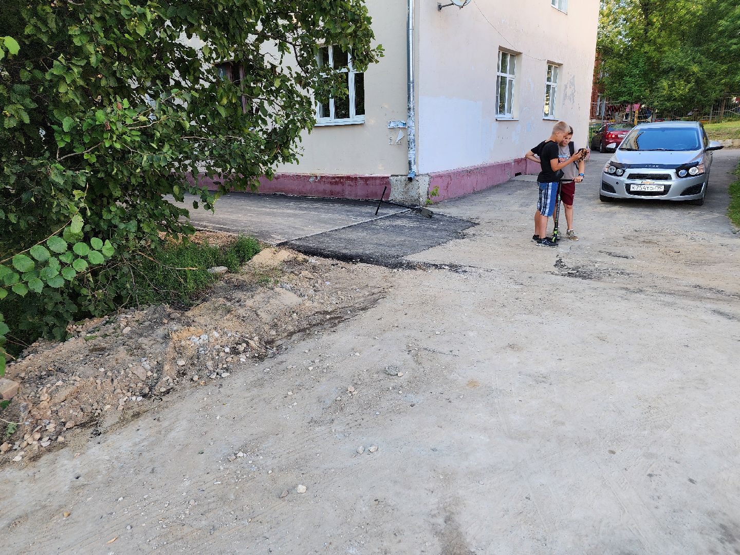 Чехов, микрорайон Венюково, выездная администрация, встреча с жителями, обращения граждан, ремонт тротуара, асфальтирование подходов, социальные объекты, Мосавтодор,