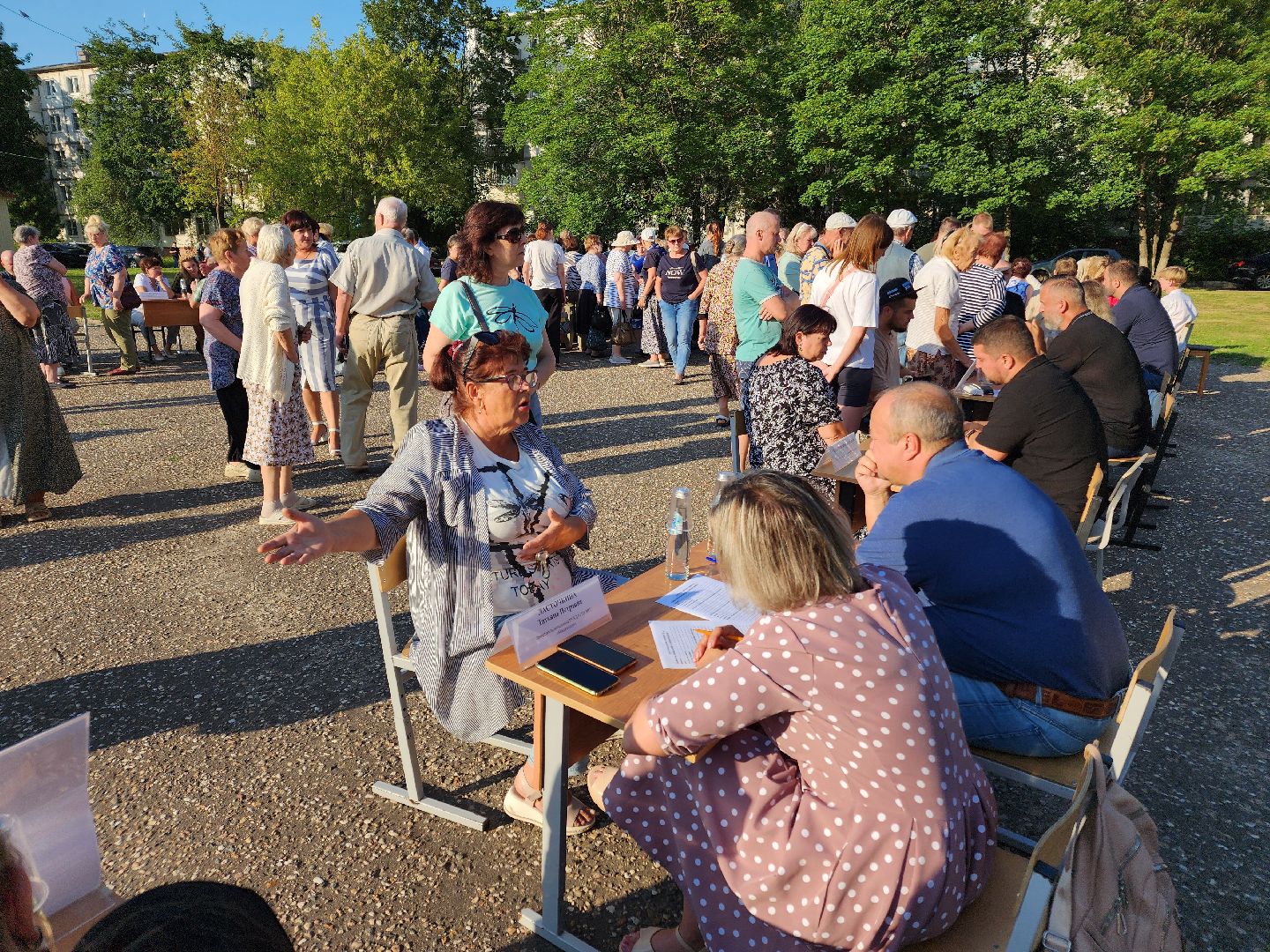 Чехов, микрорайон Венюково, выездная администрация, встреча с жителями, обращения граждан, ремонт тротуара, асфальтирование подходов, социальные объекты, Мосавтодор,