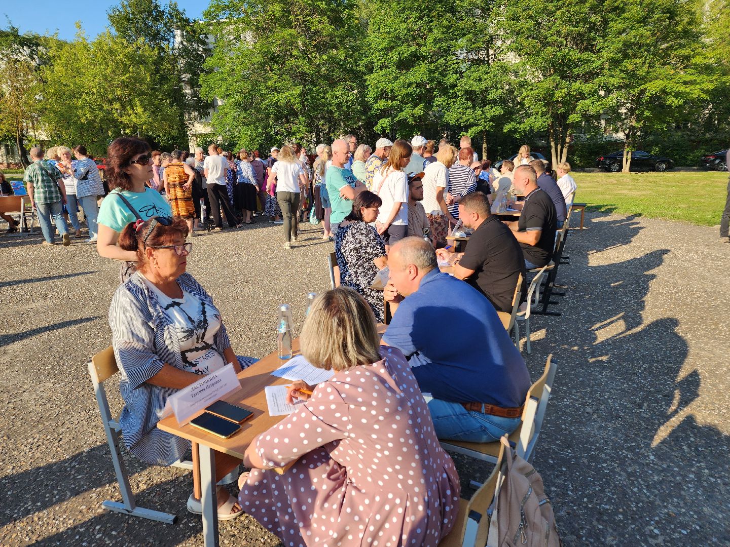 Чехов, микрорайон Венюково, выездная администрация, встреча с жителями, обращения граждан, ремонт тротуара, асфальтирование подходов, социальные объекты, Мосавтодор,