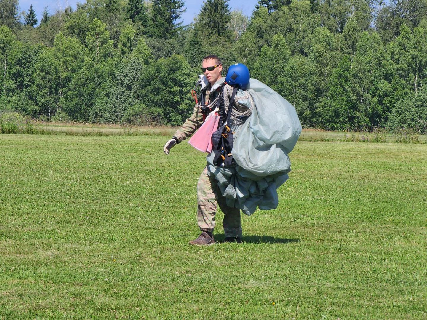 можайск, можайский городской округ, подмосковье, день парашютиста, активисты, экскурсия, рузский городской округ, аэродром, парашютный спорт,