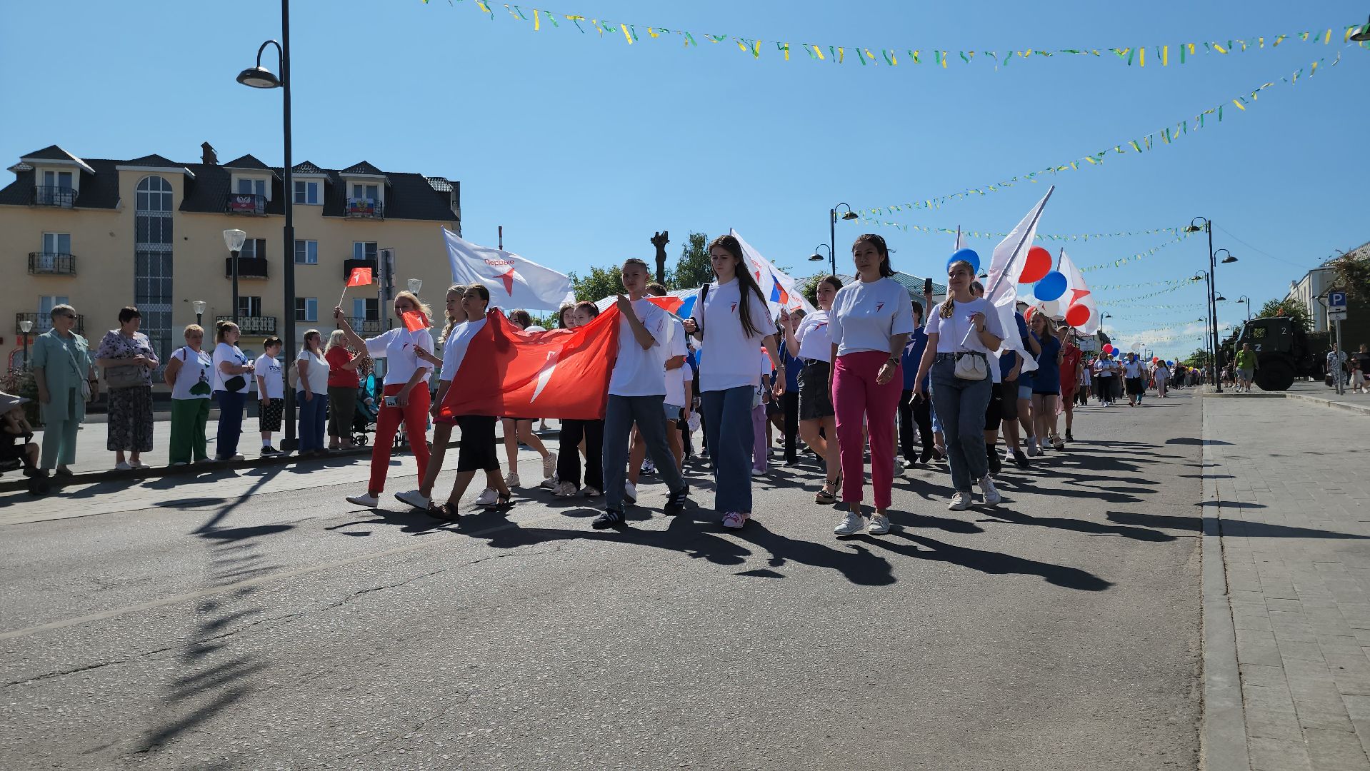 кашира, праздничное шествие, день города, движение первых, школы, администрация, мбу благоустройство, муп теплосеть, новотранс, каширская больница, барабанное шоу,
