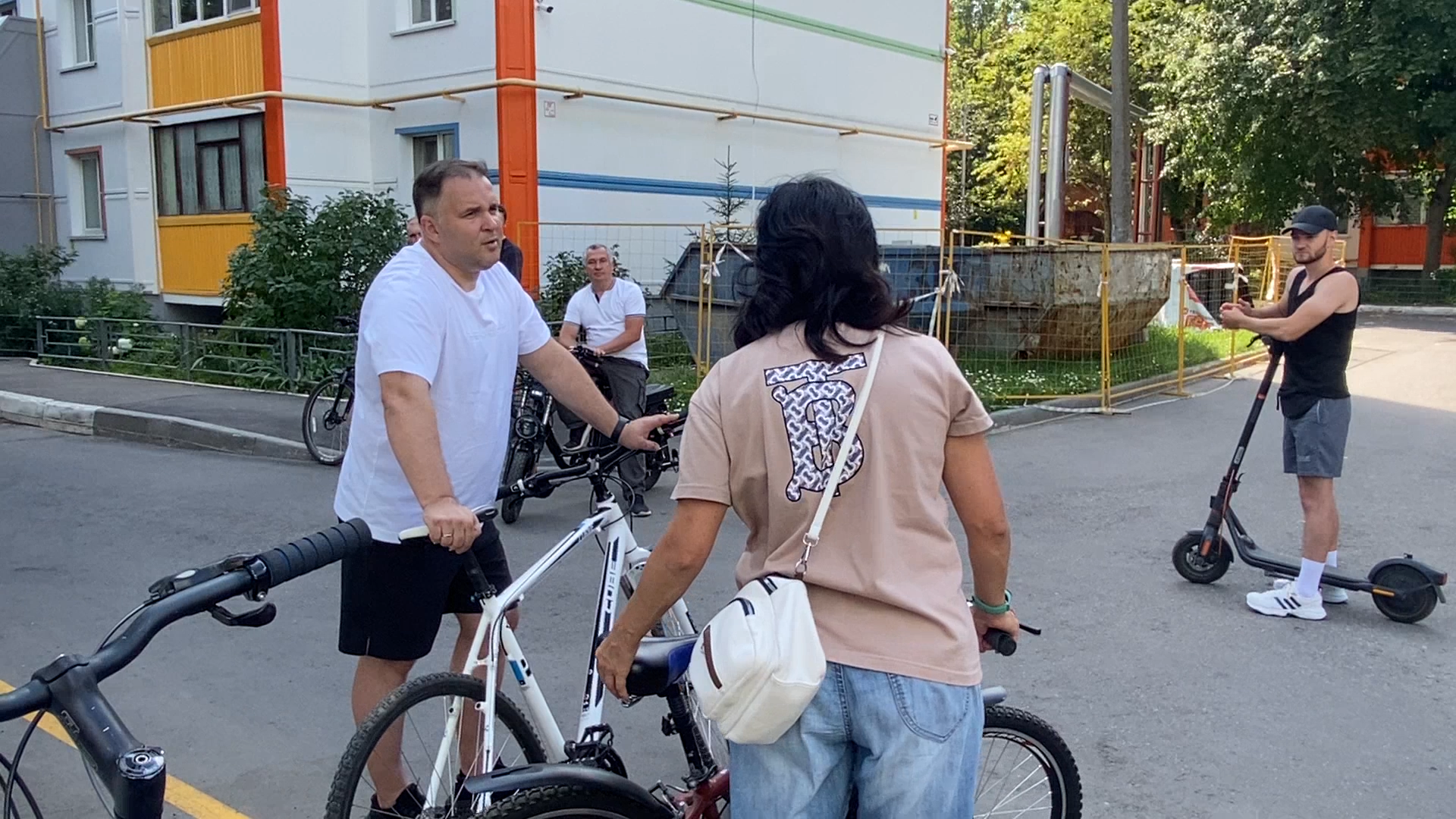 общение с жителями, власиха глава города, велопрогулка с главой, благоустройство власихи, встречи с жителями,