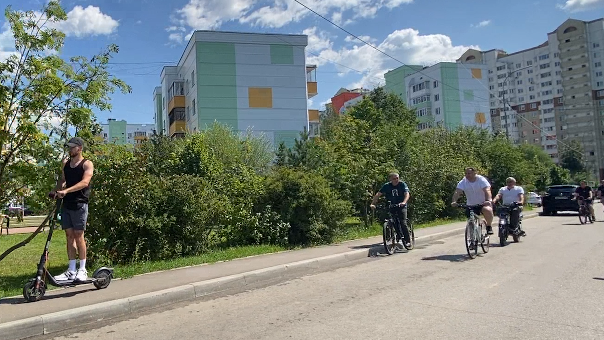 общение с жителями, власиха глава города, велопрогулка с главой, благоустройство власихи, встречи с жителями,