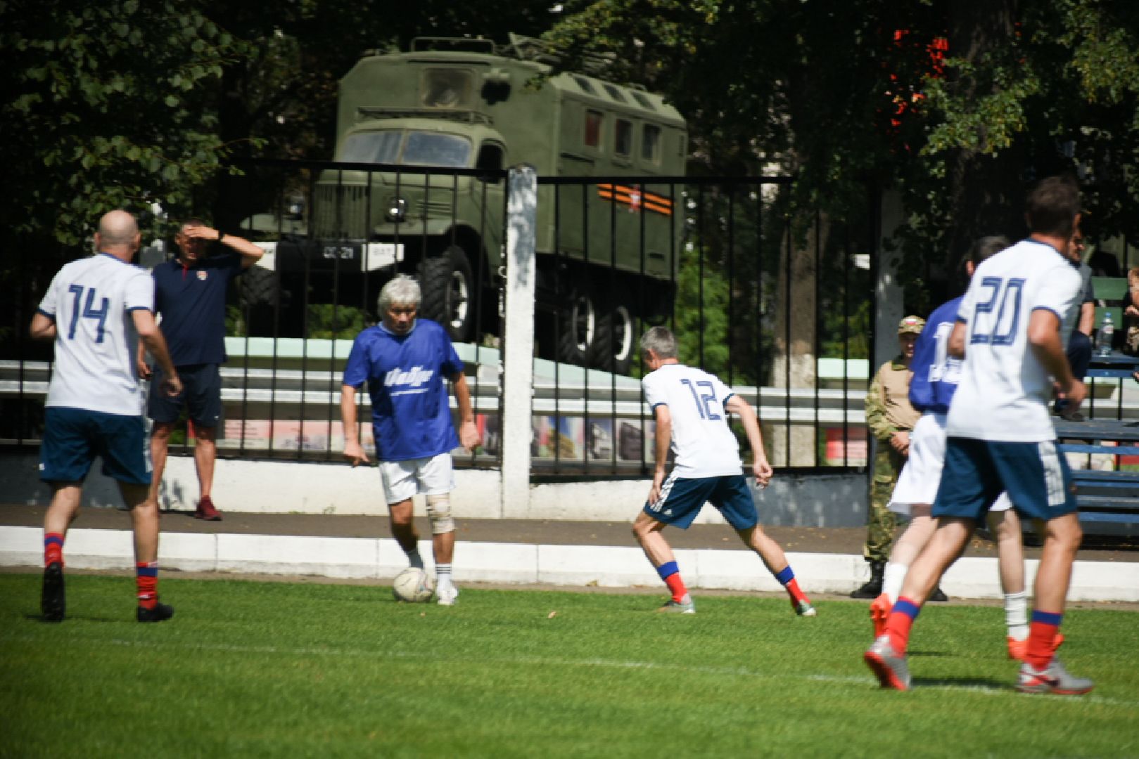 Бронницы, Футбольный клуб Фабус, Юбилейная игра в футбол в Бронницах, Встреча на футбольном поле, Спорт в Бронницах,