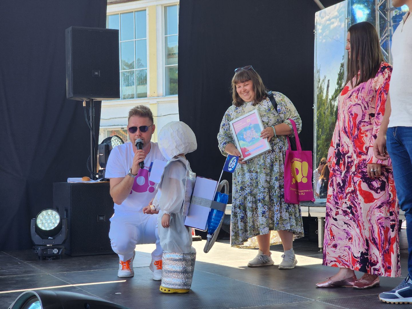 Дубна, Герои мультфильмов, Карнавал, Костюмы, Дети, День города,